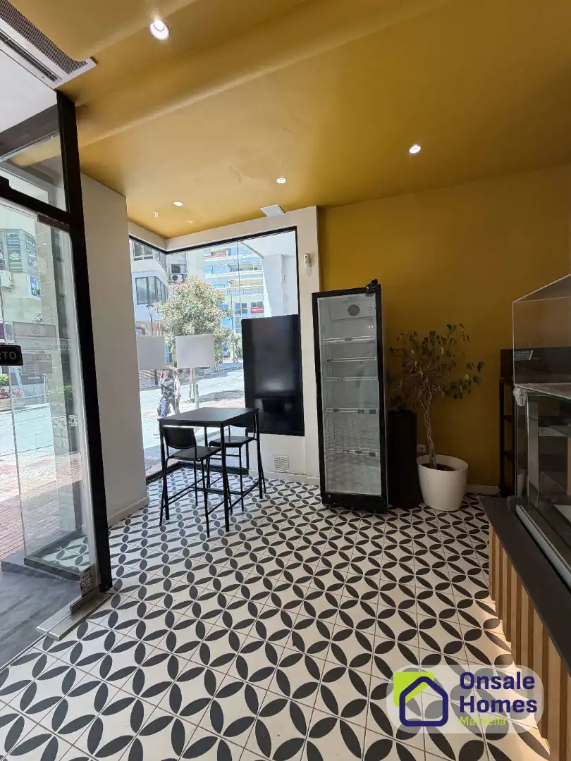 Commercial properties for transfer in Marbella  with Air Conditioner, Furnished and Alarm