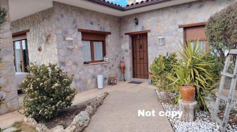 Foto 2 de Casa adosada en venda a Nueva, Alatoz, Albacete