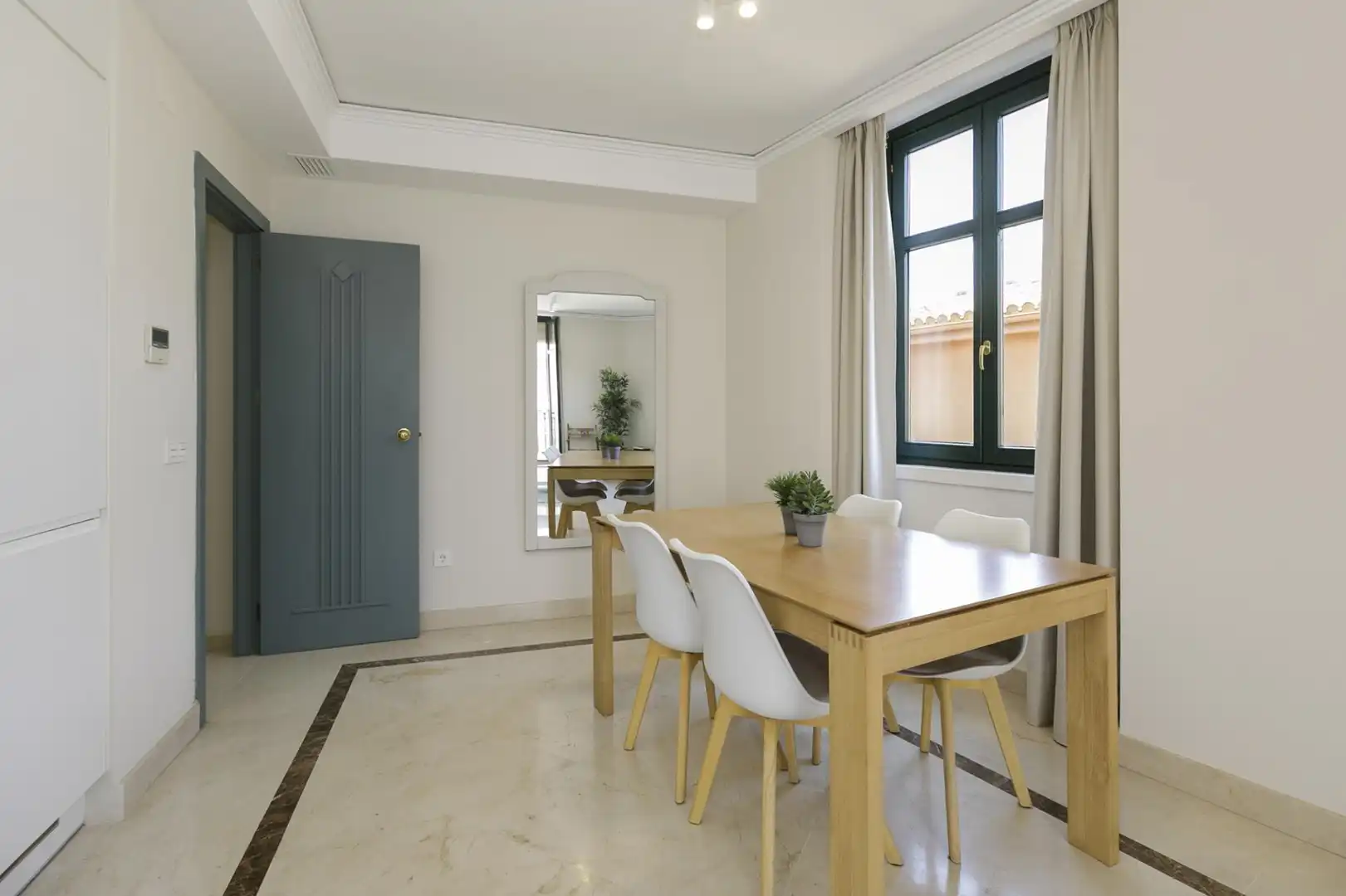 Apartament amb ascensor en venda a Calle Gran Vía de Colón #46 4º, imagen 3