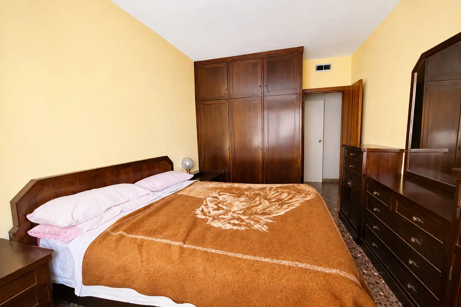 Habitación de Piso en venta en Barcelona con Aire acondicionado y Balcón