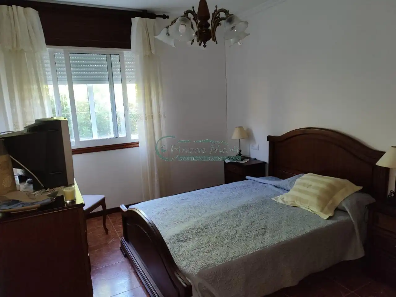 Dormitori de Casa o xalet en venda en Cangas  amb Calefacció, Jardí privat i Terrassa