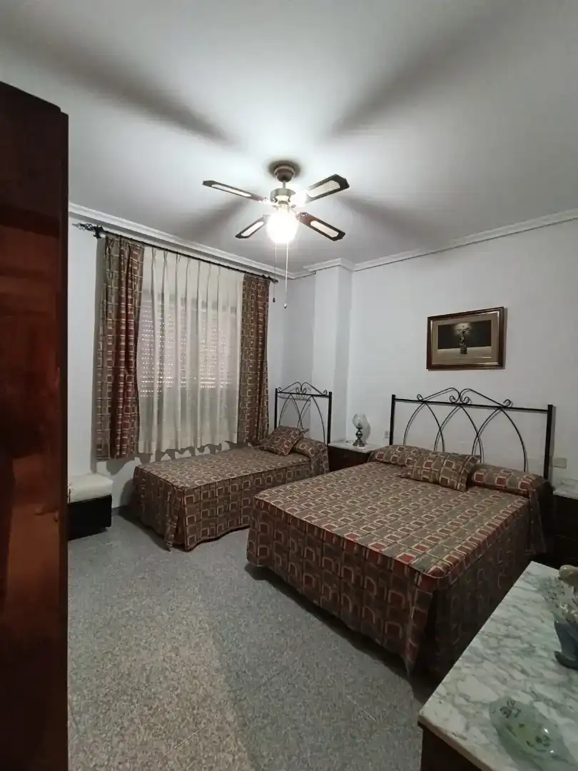 Dormitori de Casa adosada en venda en Villarrobledo, Albacete