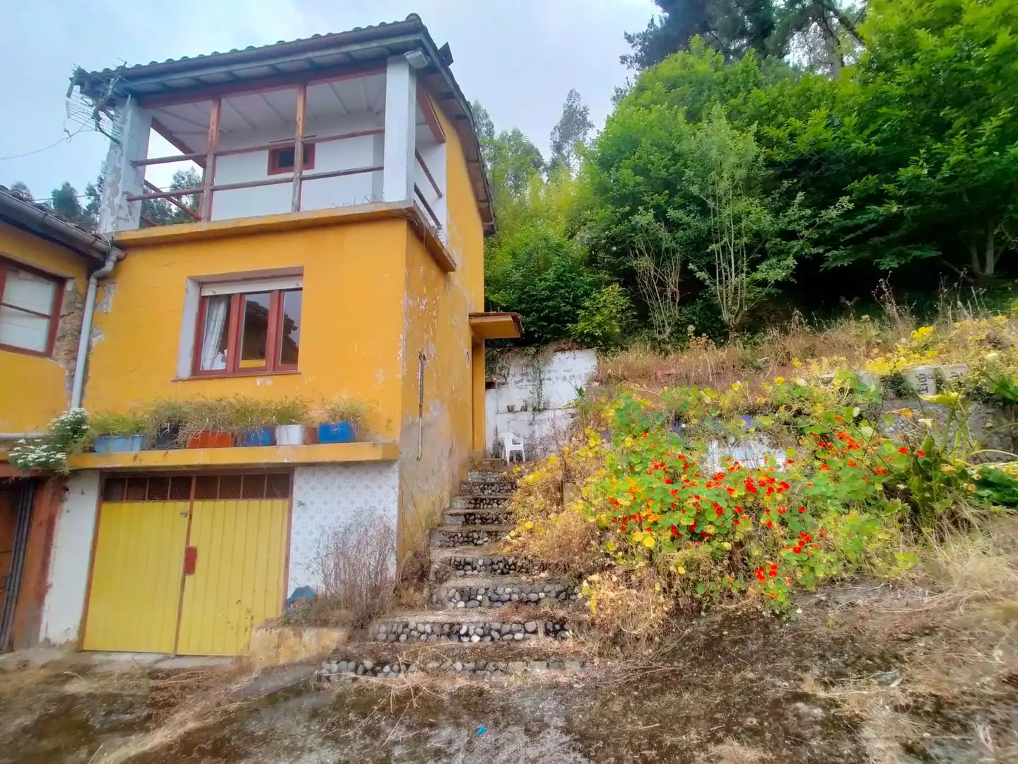 Außenansicht von Country house zum Verkauf in Pravia mit Terrasse und Abstellraum