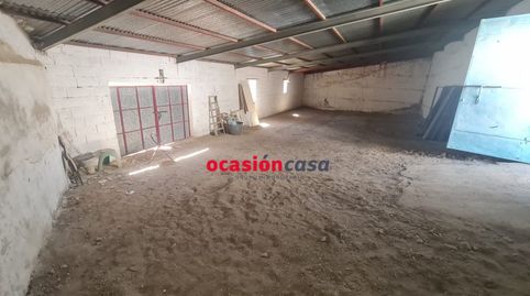 COCHERA CON GRAN PATIO A LA VENTA