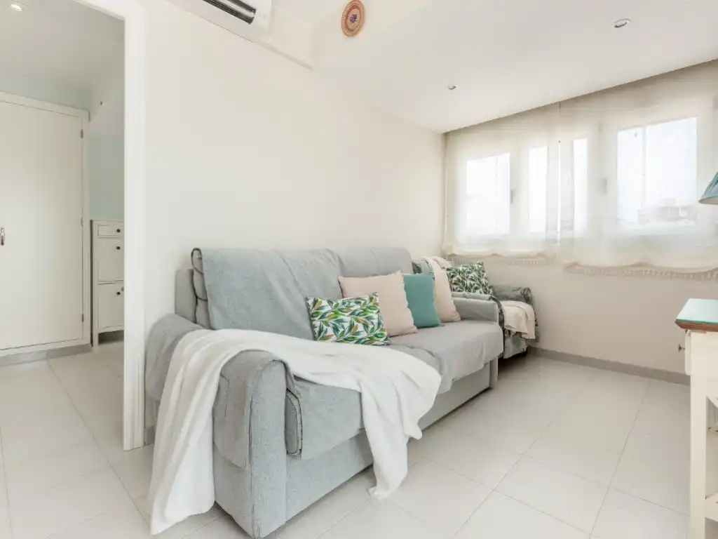 Sala de estar de Apartamento en venta en El Campello con Aire acondicionado, Terraza y Amueblado