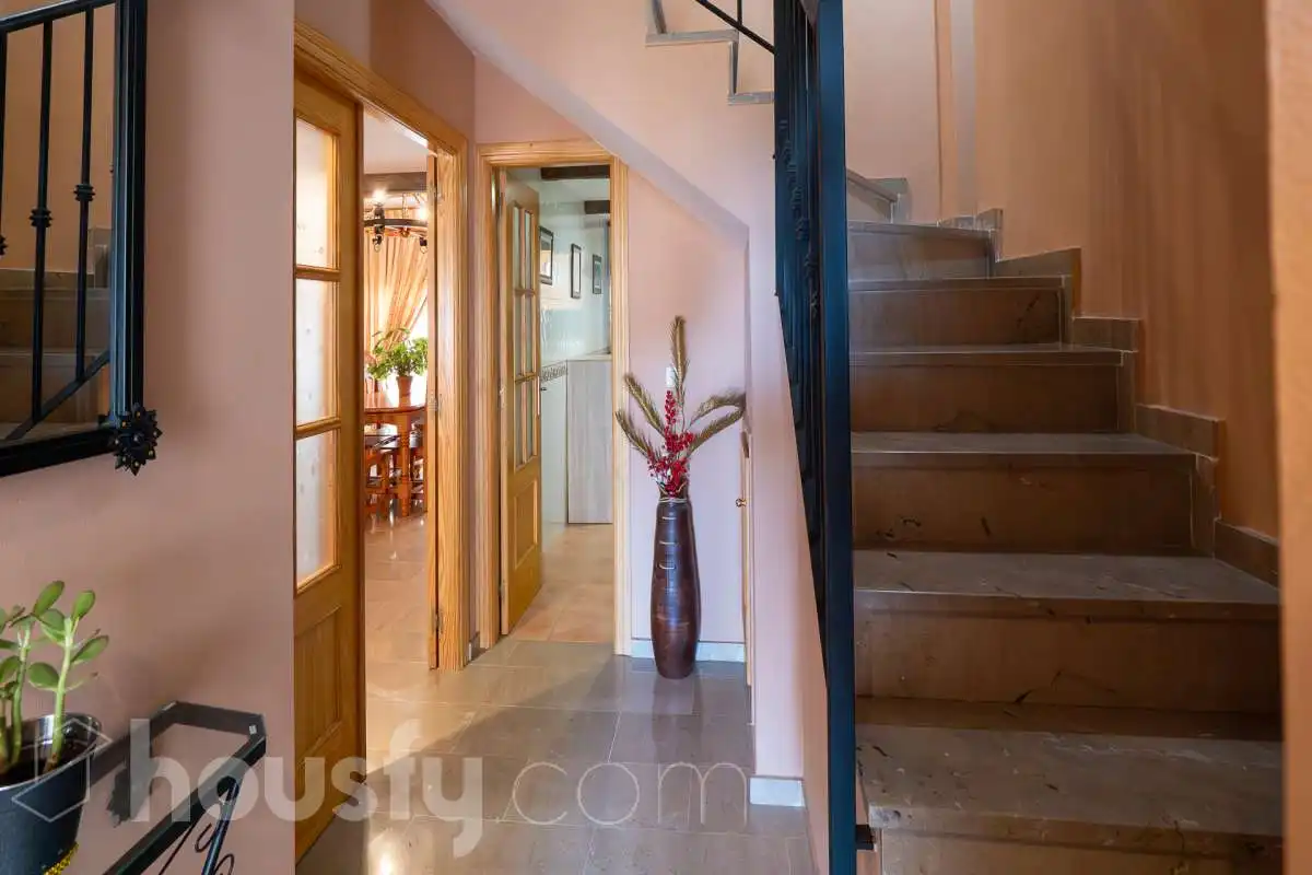 Houses for sale in Calle Atlántida, Alcorrín