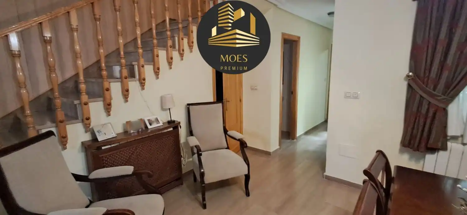 Casa o xalet en venda en Jaén amb Aire condicionat, Calefacció i Terrassa