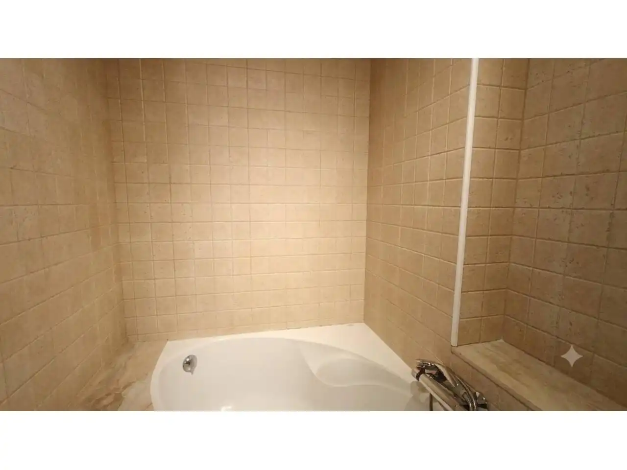 Baño de Dúplex en venta en Berga con Calefacción, Trastero y Balcón