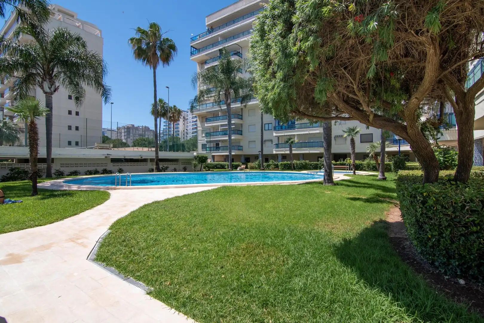 Piscina de Apartamento en venta en Gandia con Terraza y Piscina comunitaria