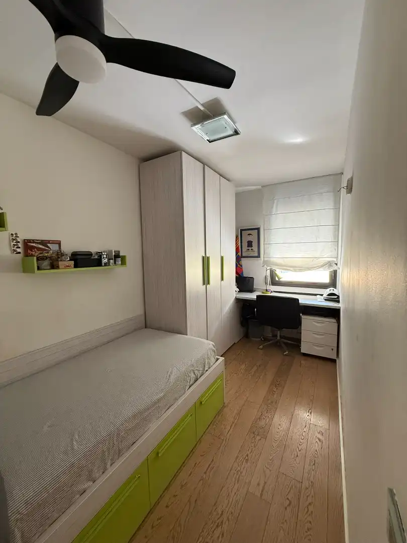 Habitación de Casa adosada en venta en Granollers con Aire acondicionado, Calefacción y Jardín privado