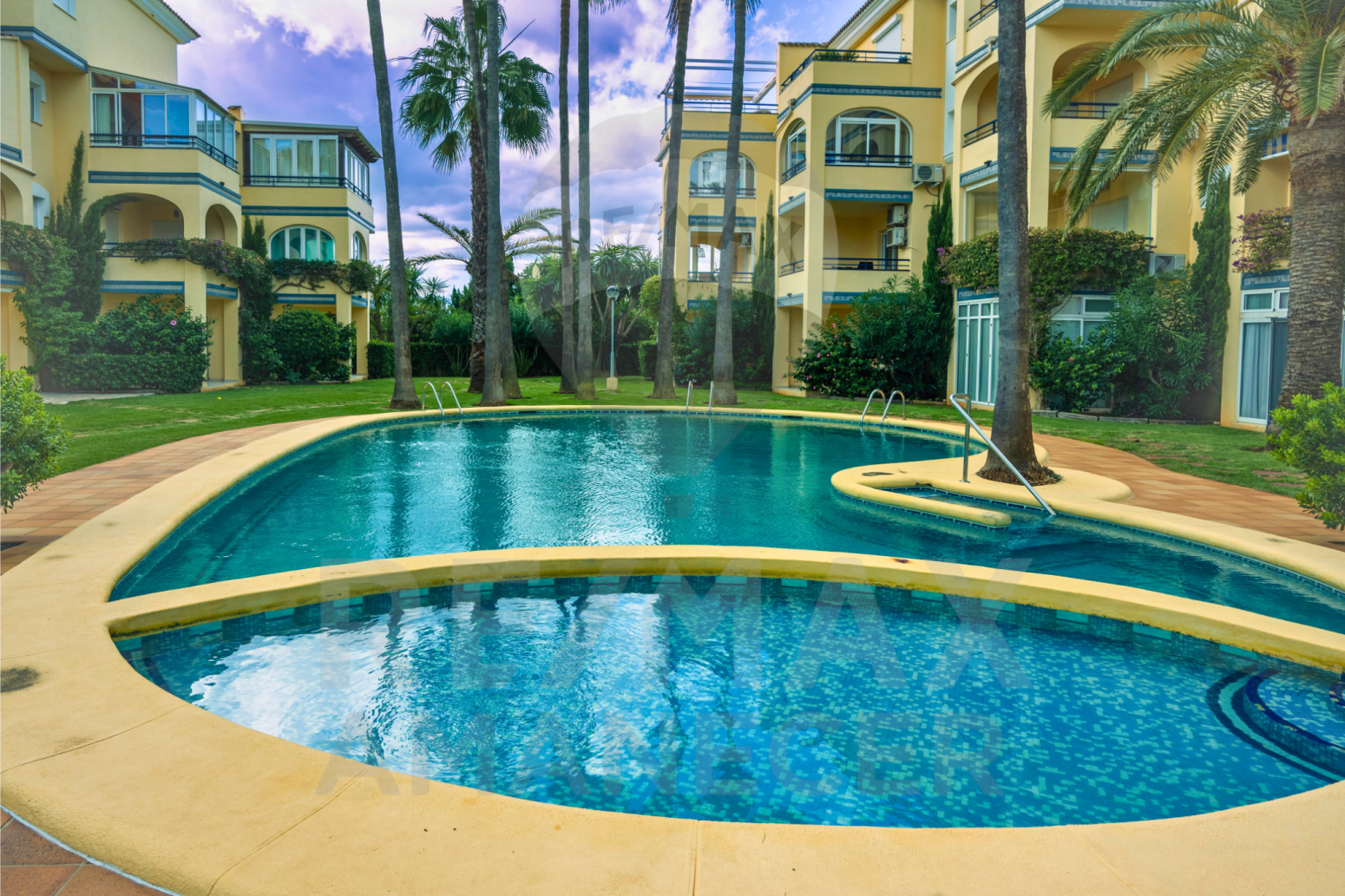 Piscina de Pis en venda en Dénia amb Aire condicionat, Terrassa i Piscina