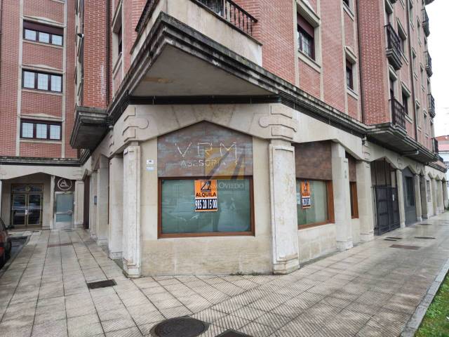 Local comercial en Alquiler en HISTORIADOR JUAN URIA en Milán - Pumarín