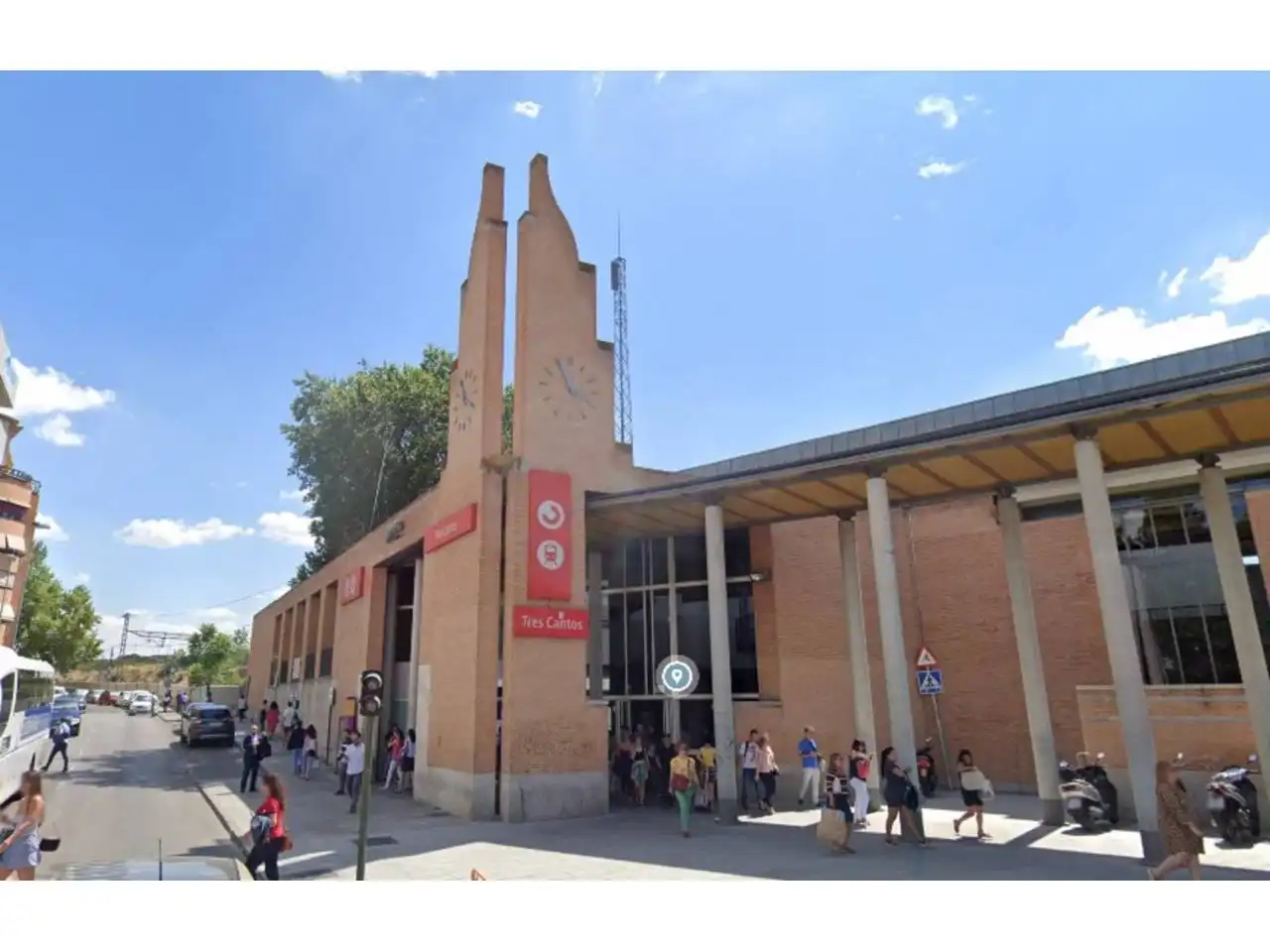 Vista exterior de Oficina de lloguer en Tres Cantos amb Aire condicionat, Calefacció i Alarma