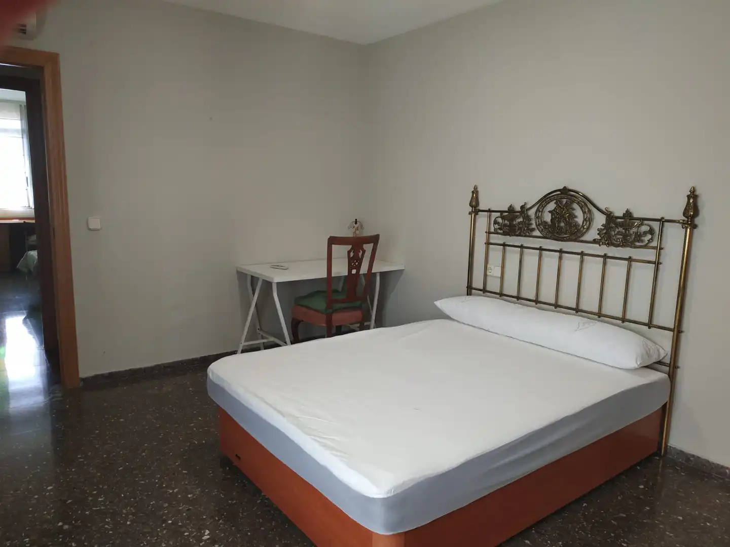 Habitación de Piso de alquiler en Valencia con Amueblado, Horno y Lavadora