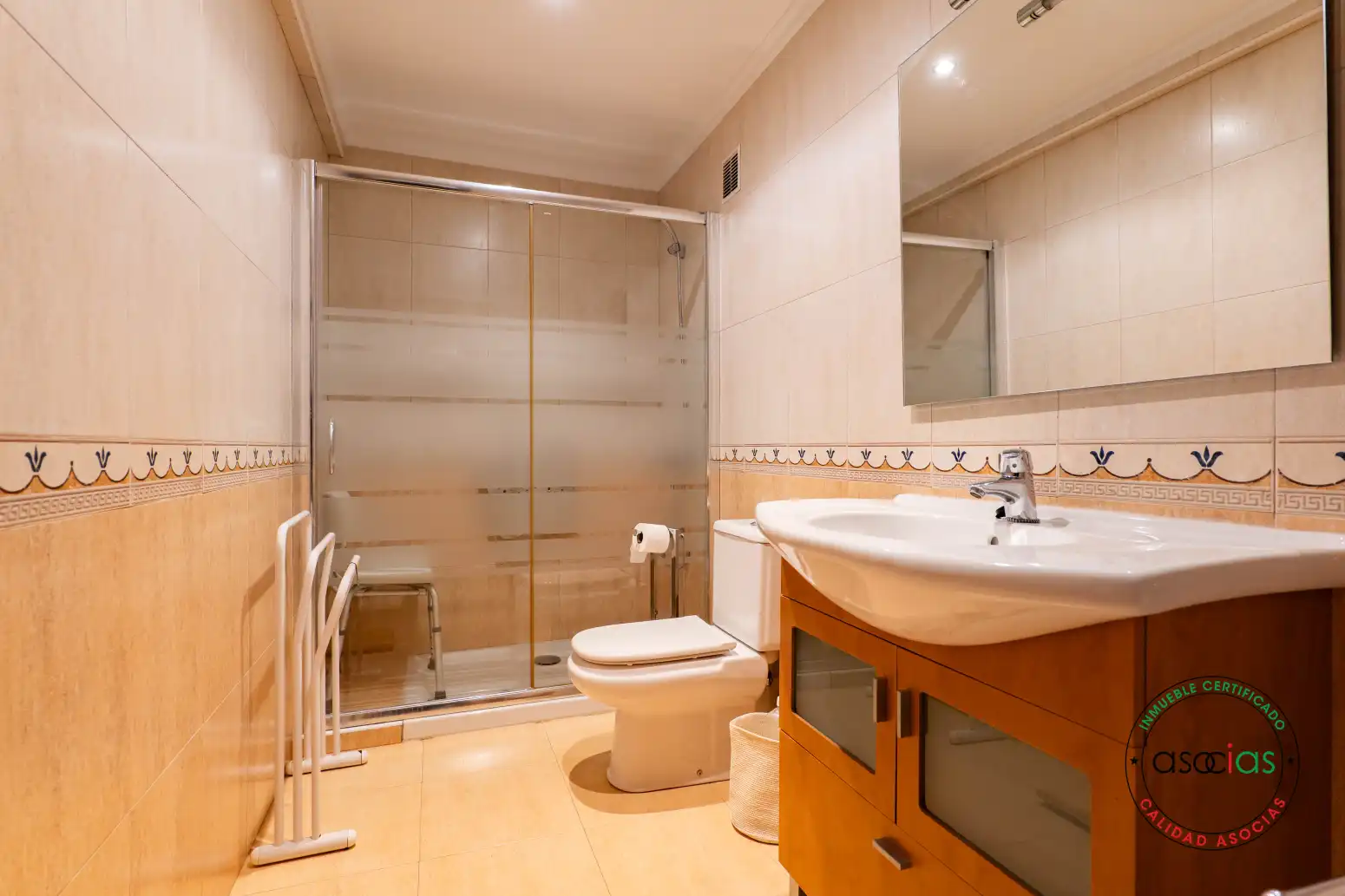 Baño de Piso en venta en Gijón  con Calefacción