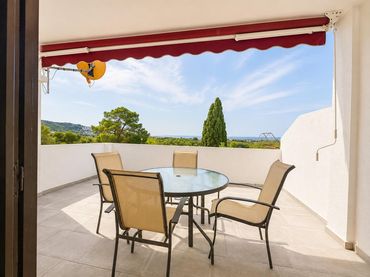 Wohnung mit Garten zum Verkauf in Carrer DE LES GARRIGUES