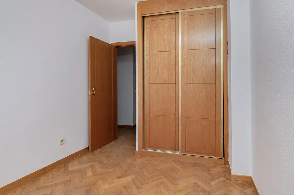 Habitación de Piso en venta en Madrid con Calefacción