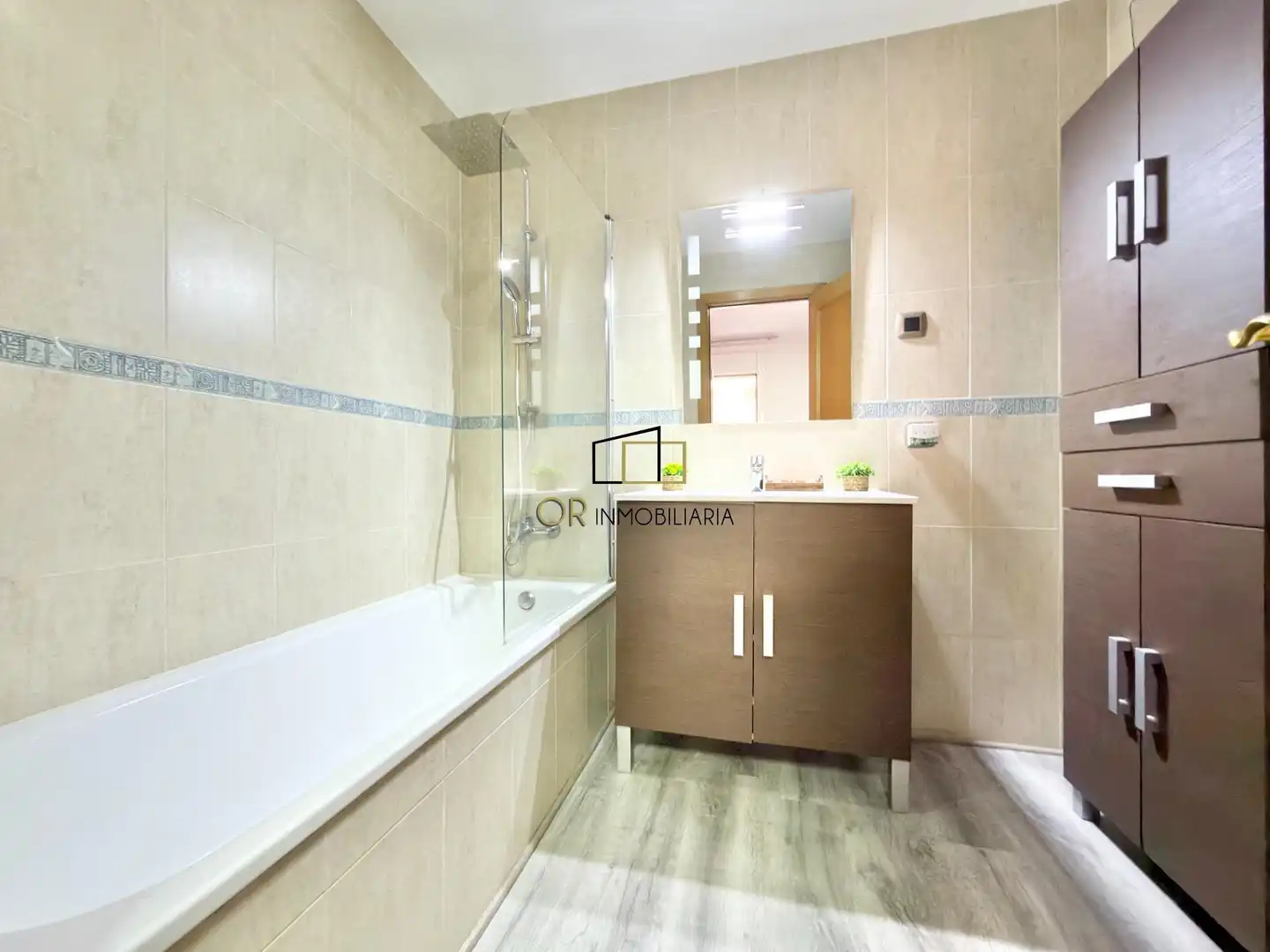 Bathroom of Flat for sale in El Vendrell  with Heating, Parquet flooring and Terrace