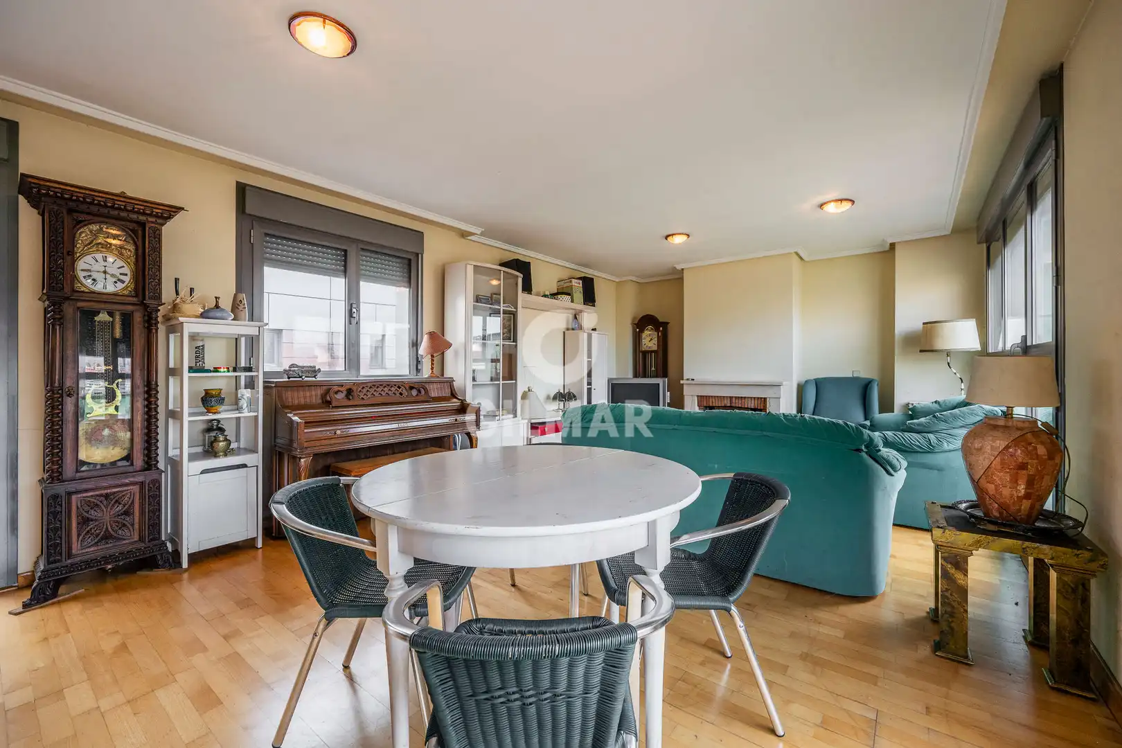 Wohnzimmer von Dachboden zum Verkauf in Madrid mit Heizung, Privatgarten und Abstellraum