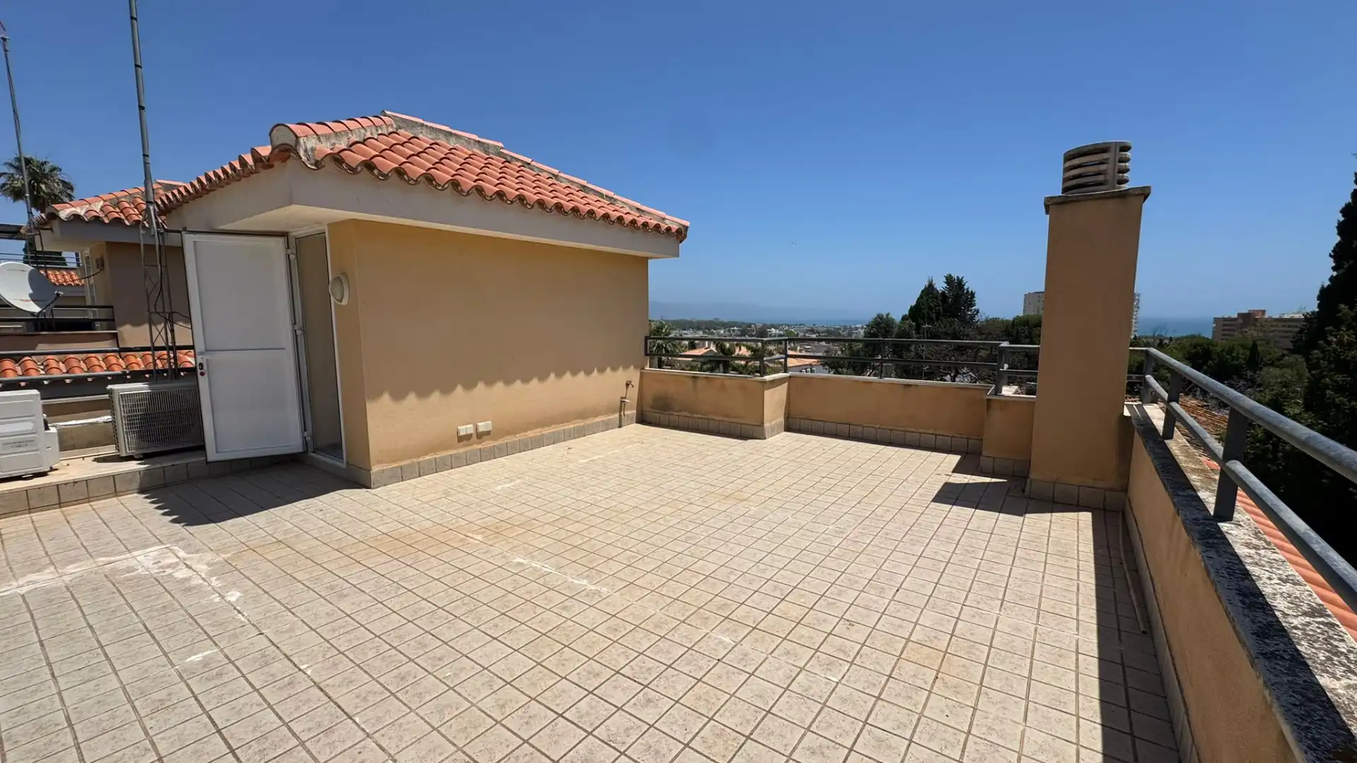 Terraza de Casa o chalet en venta en Torremolinos con Aire acondicionado, Calefacción y Jardín privado