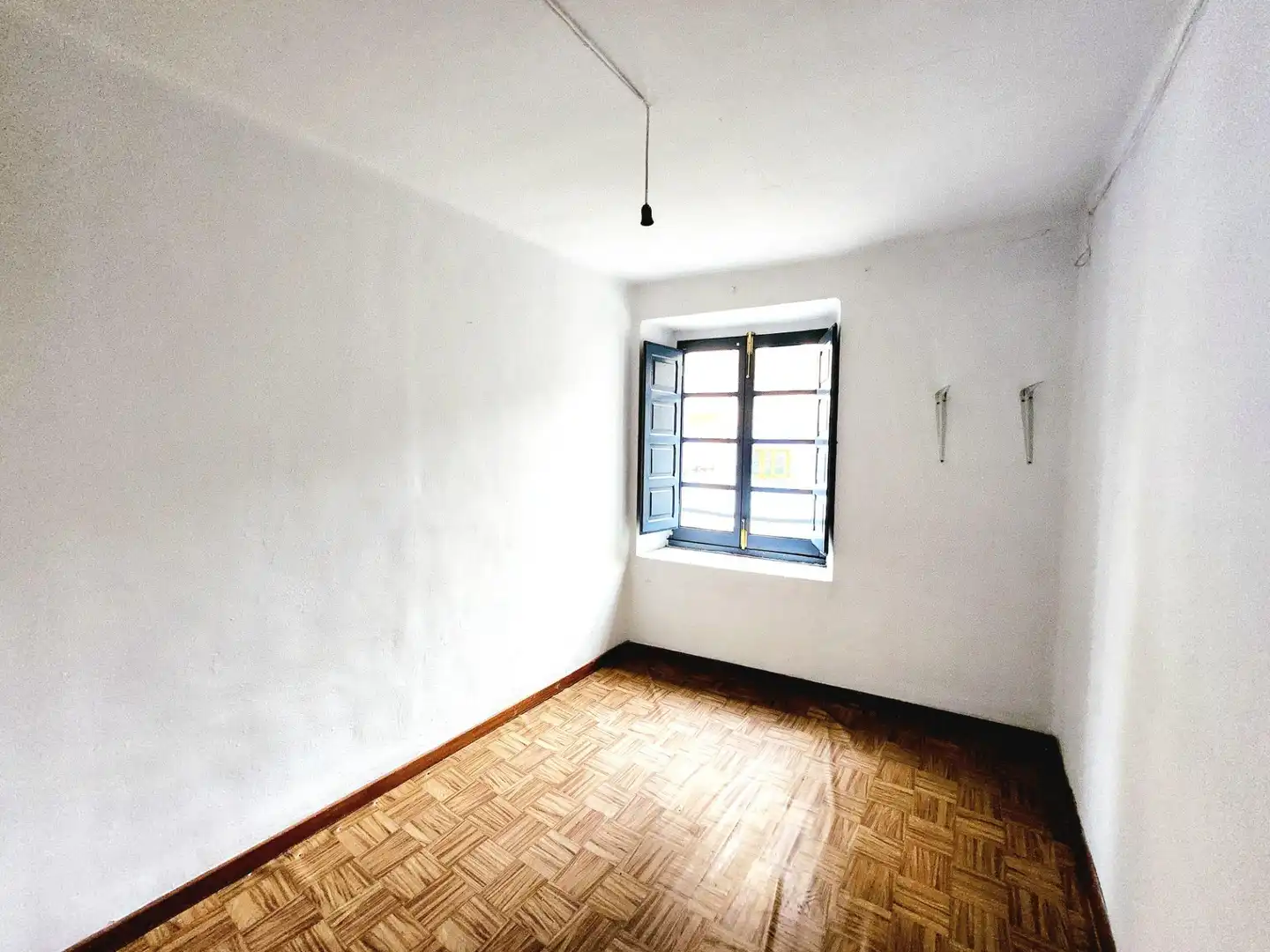 Habitación de Edificio en venta en Cangas del Narcea
