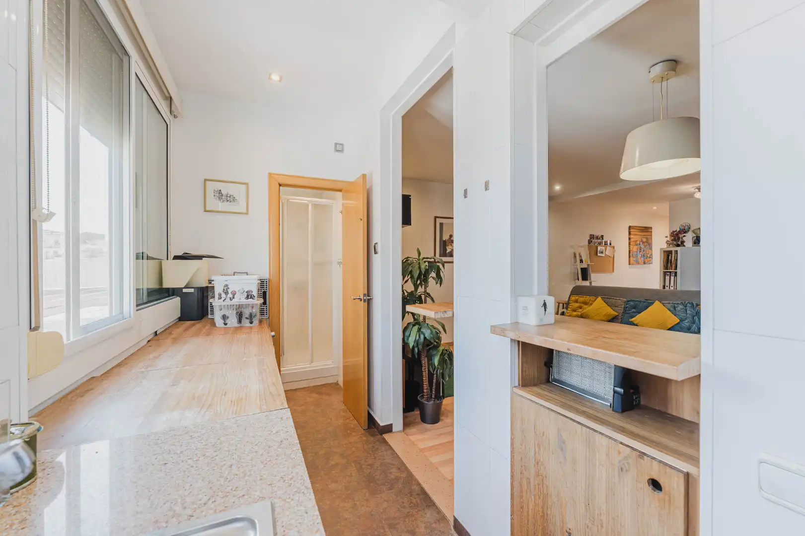 Wohnung zum Verkauf in Barcelona mit Klimaanlage, Heizung und Ofen