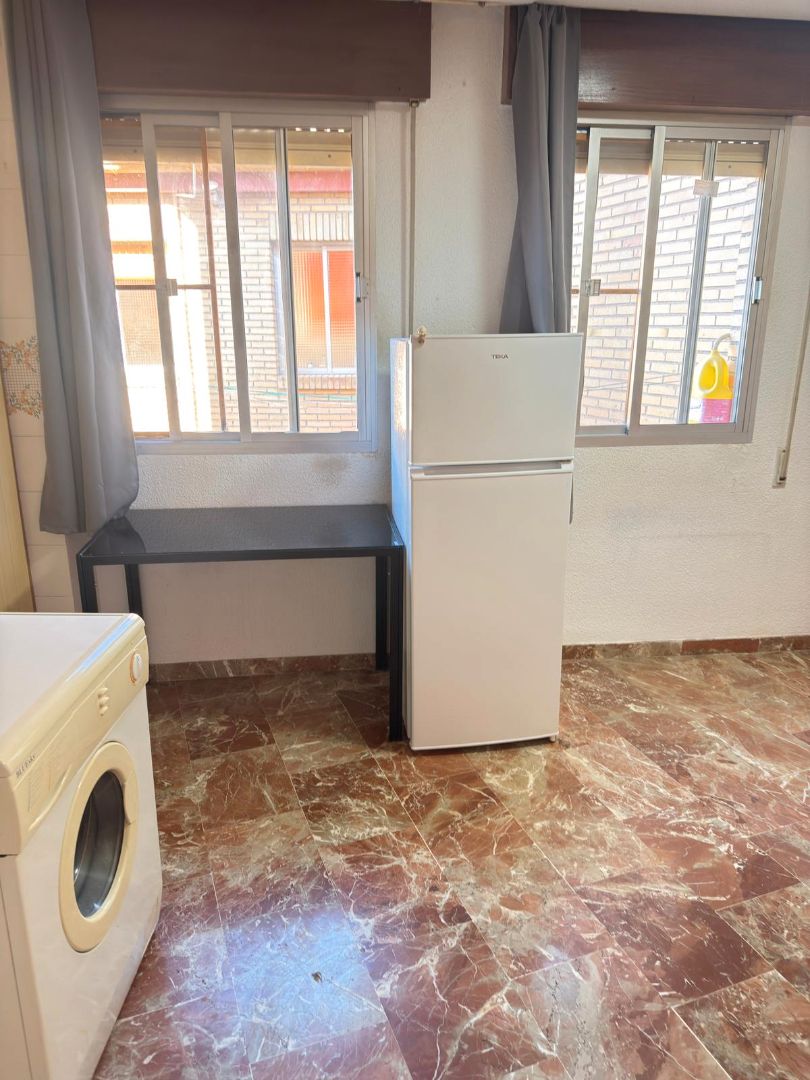 Cuina de Pis de lloguer en  Granada Capital amb Aire condicionat, Moblat i Rentadora