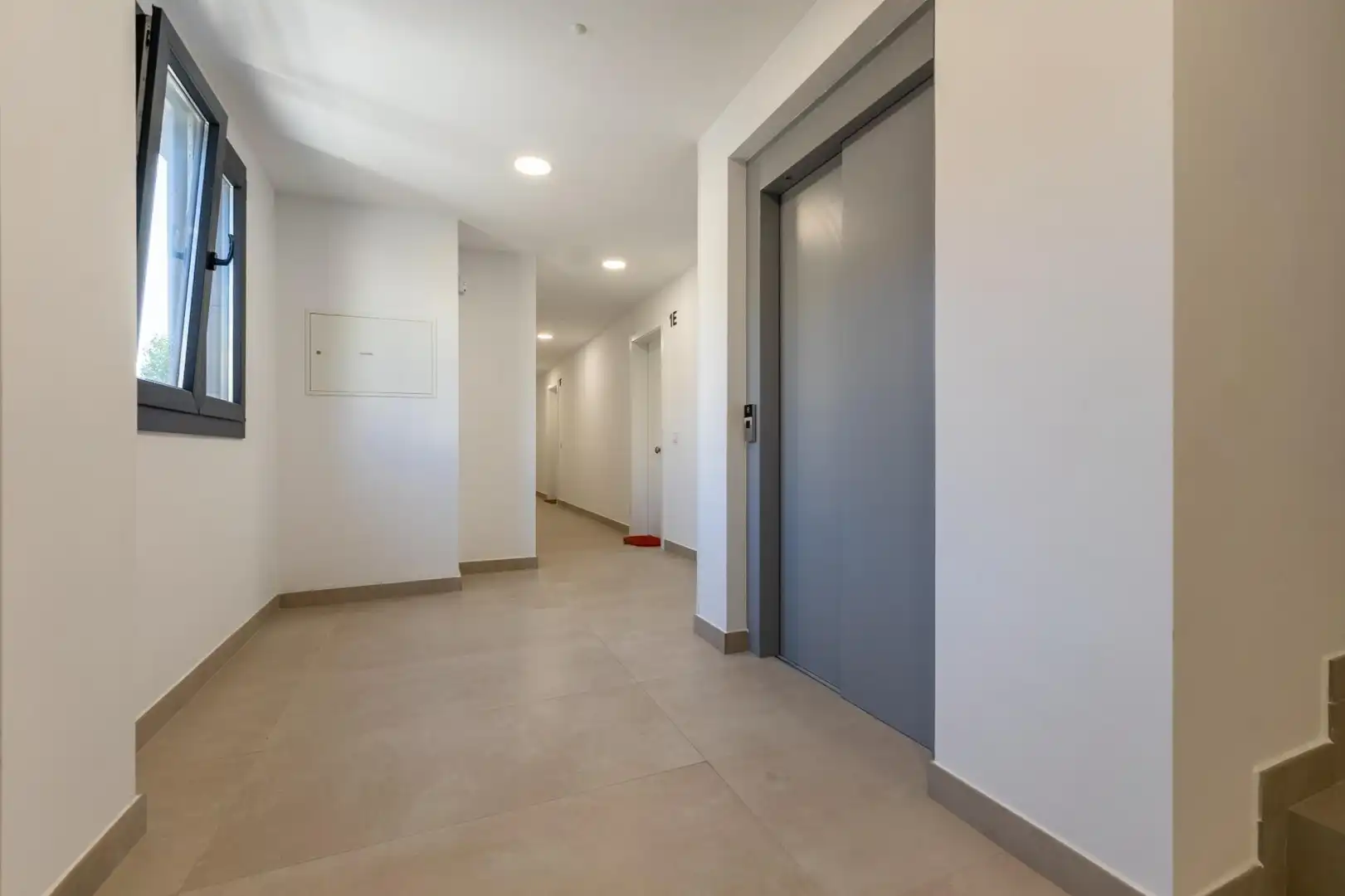 Apartamento con piscina en venta en La Carihuela - Los Nidos, imagen 2