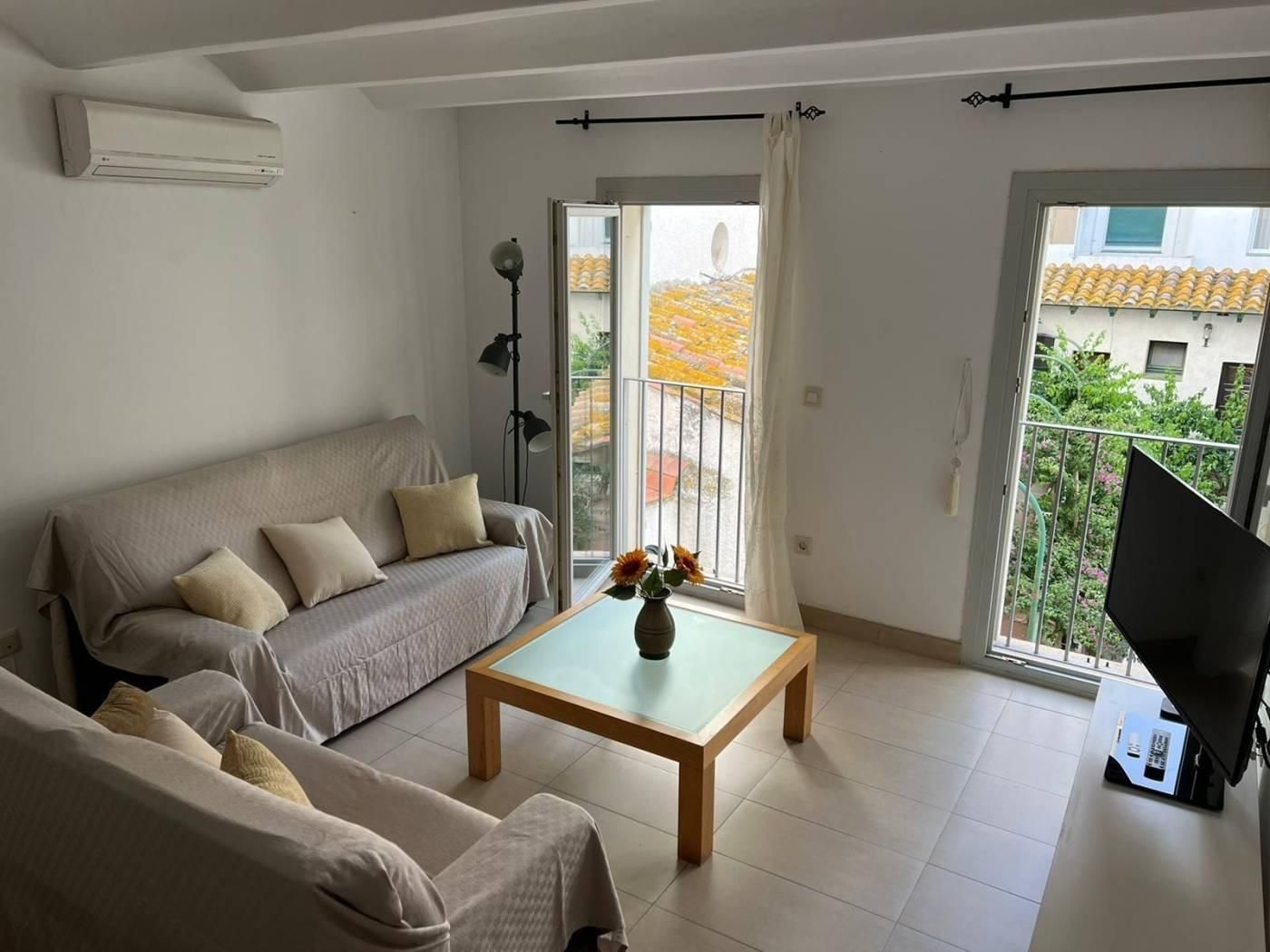 Living room of Flat to rent in Roses  with Air Conditioner, Heating and Parquet flooring