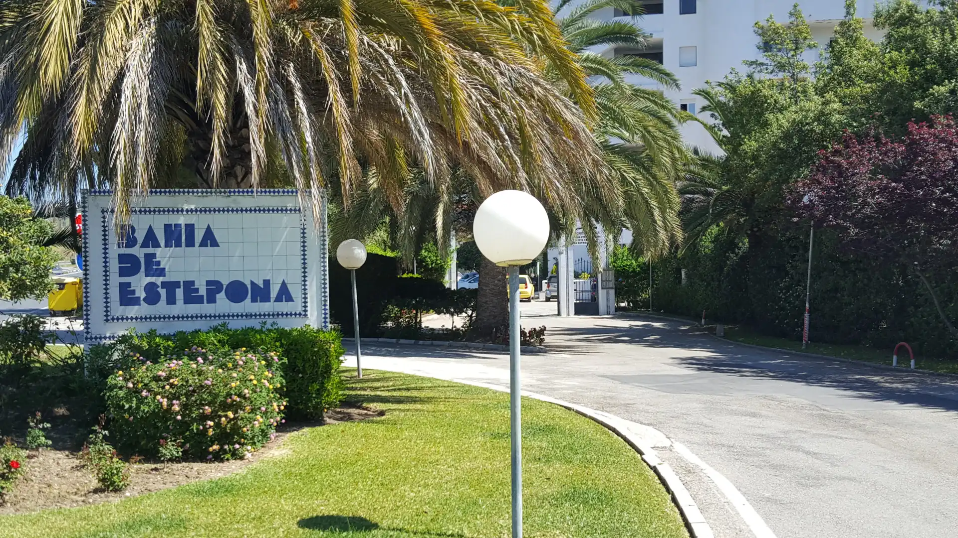 Außenansicht von Maisonette zur Miete in Estepona mit Klimaanlage, Terrasse und Schwimmbad