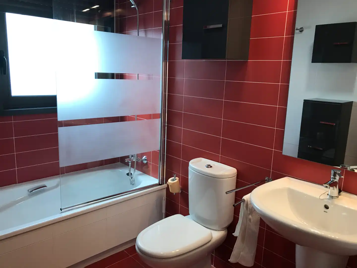 Baño de Piso de alquiler en Vigo  con Calefacción, Parquet y Trastero