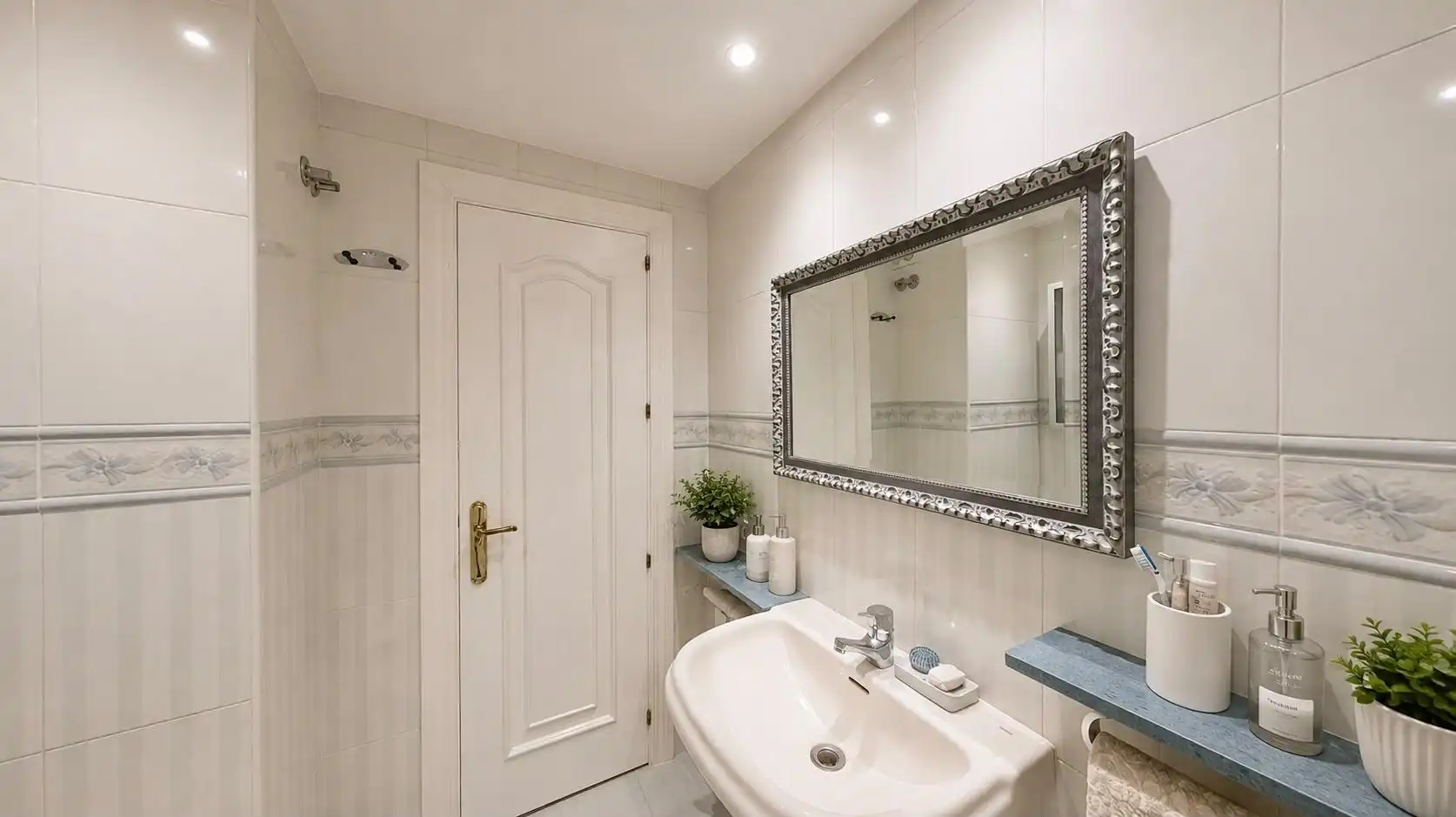 Badezimmer von Wohnungen zum Verkauf in Madrid mit Klimaanlage, Heizung und Parkett