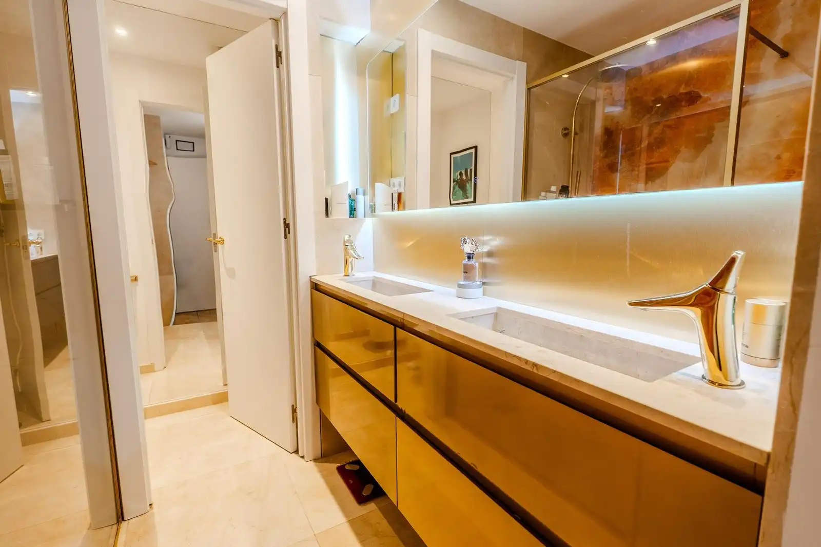 Bathroom of Attic for sale in Madrid  with Air Conditioner, Heating and Parquet flooring