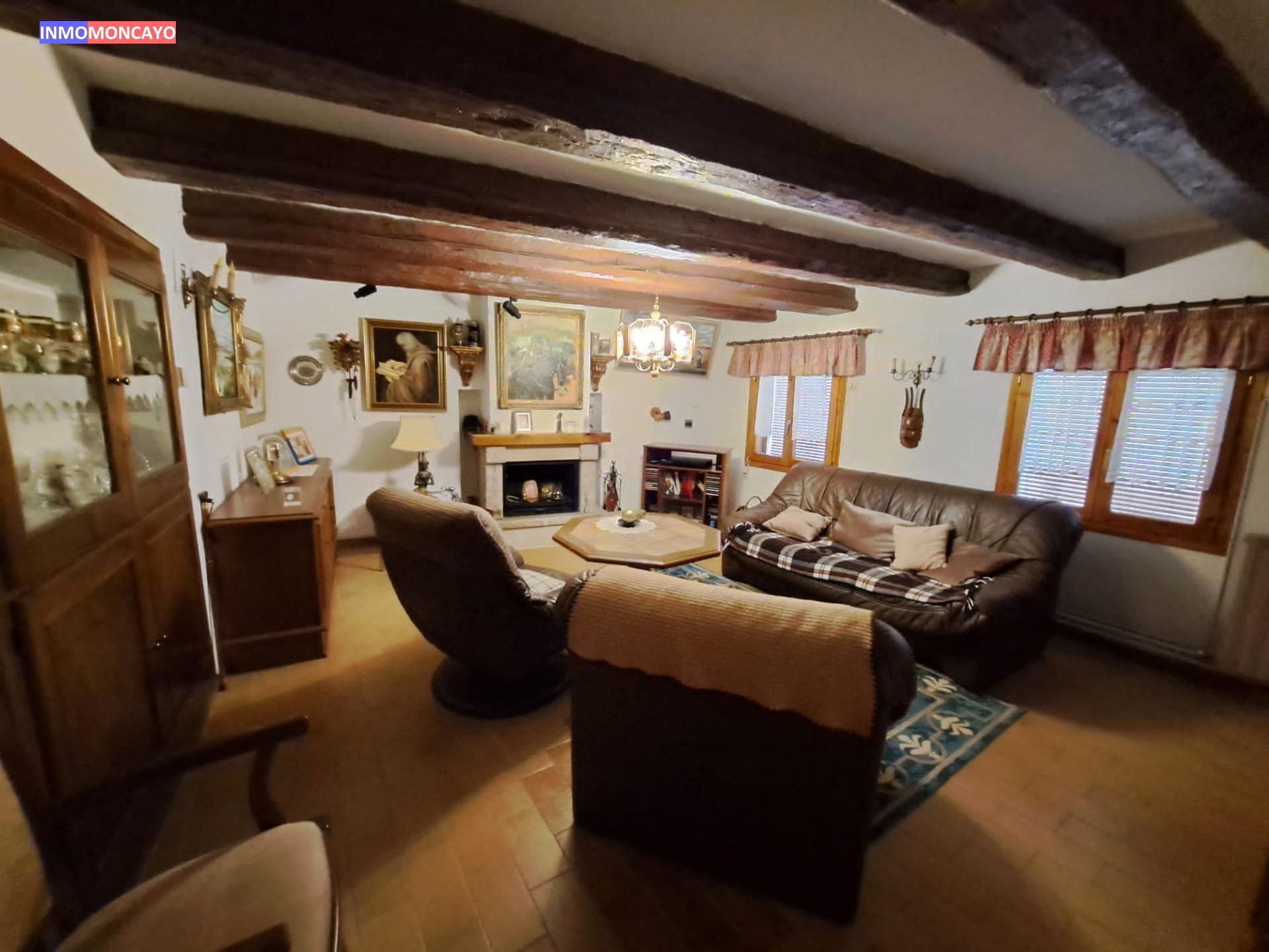 Sala d'estar de Casa o xalet en venda en El Buste amb Calefacció