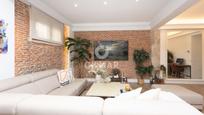 Living room of Flat for sale in  Madrid Capital