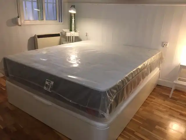 Dormitori de Apartament de lloguer en Madrid amb Calefacció, Moblat i Forn