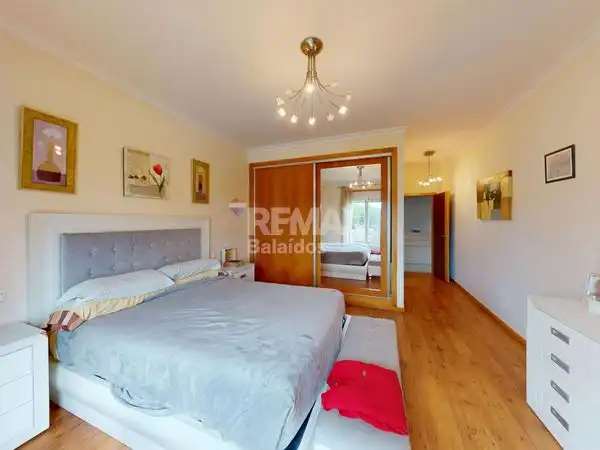 Dormitori de Casa o xalet en venda en A Cañiza   amb Calefacció, Jardí privat i Parquet
