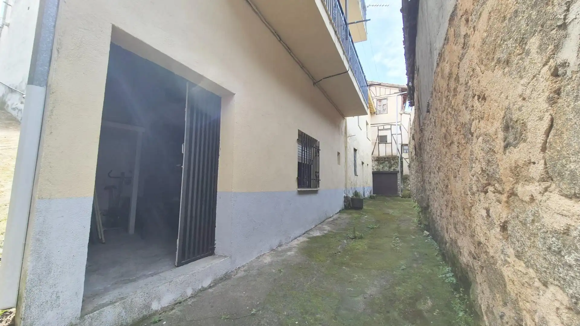 Vista exterior de Casa o chalet en venta en San Esteban de la Sierra con Amueblado