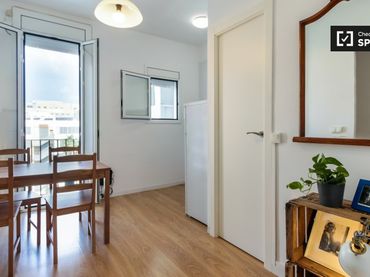 Appartamento con balcone in affitto a Eixample