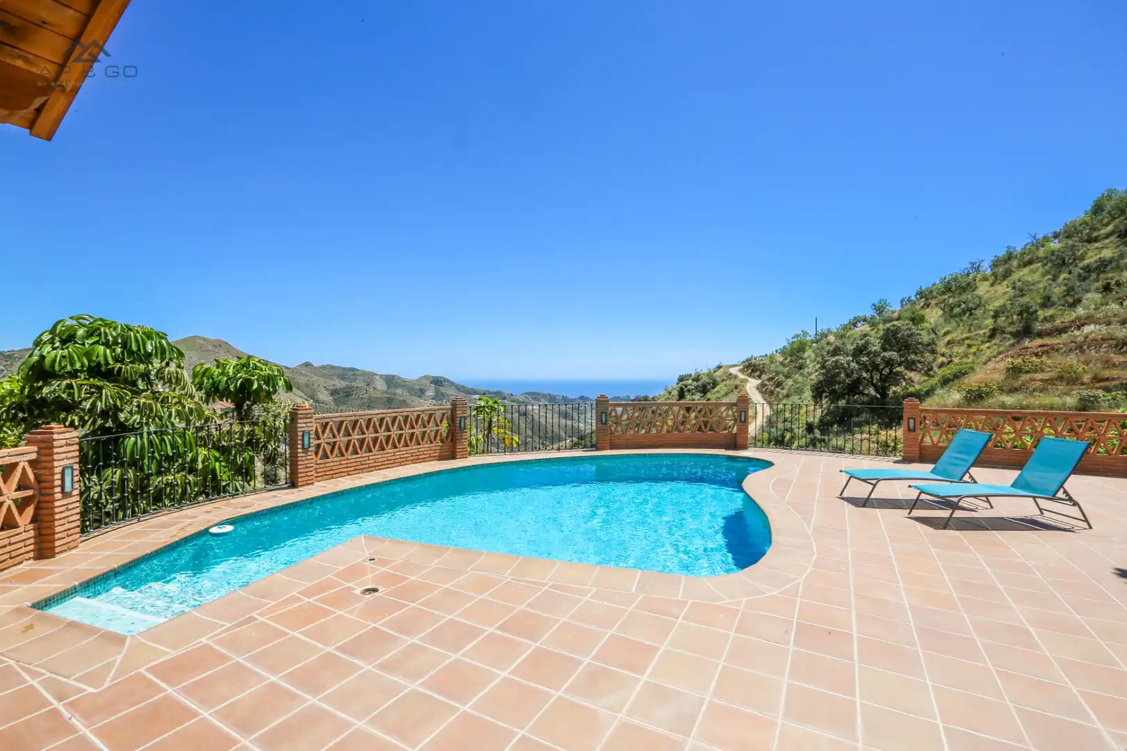 Piscina de Finca rústica de lloguer en Almuñécar amb Aire condicionat, Calefacció i Jardí privat