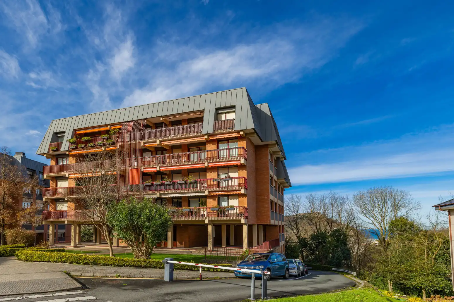 Vista exterior de Pis en venda en Donostia - San Sebastián  amb Calefacció i Terrassa