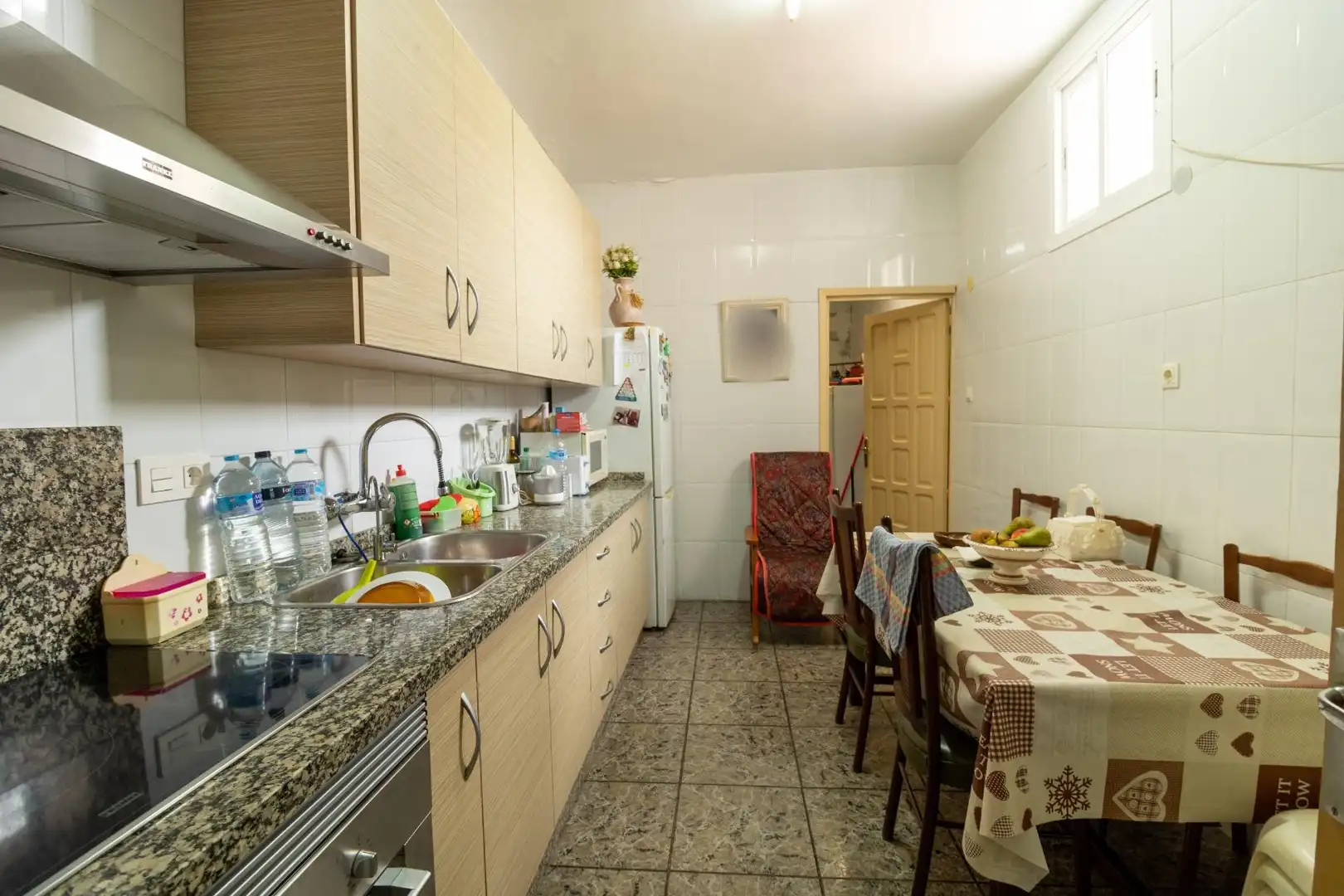 Cuina de Casa o xalet en venda en Santa Fe de Mondújar amb Jardí privat, Terrassa i Moblat
