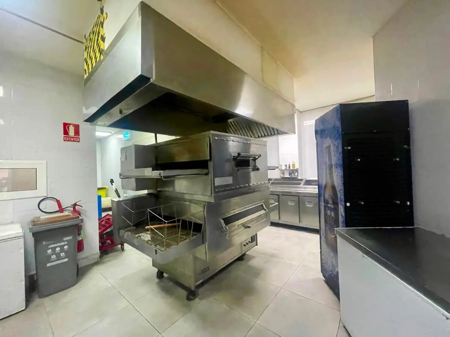 Cocina de Local en traspaso en Cornellà de Llobregat con Aire acondicionado, Amueblado y Internet