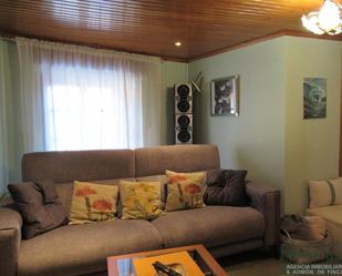 Living room of Single-family semi-detached for sale in Oza dos Ríos  with Heating, Parquet flooring and Storage room