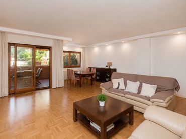 Flat with balcony for sale in Calle Volturno