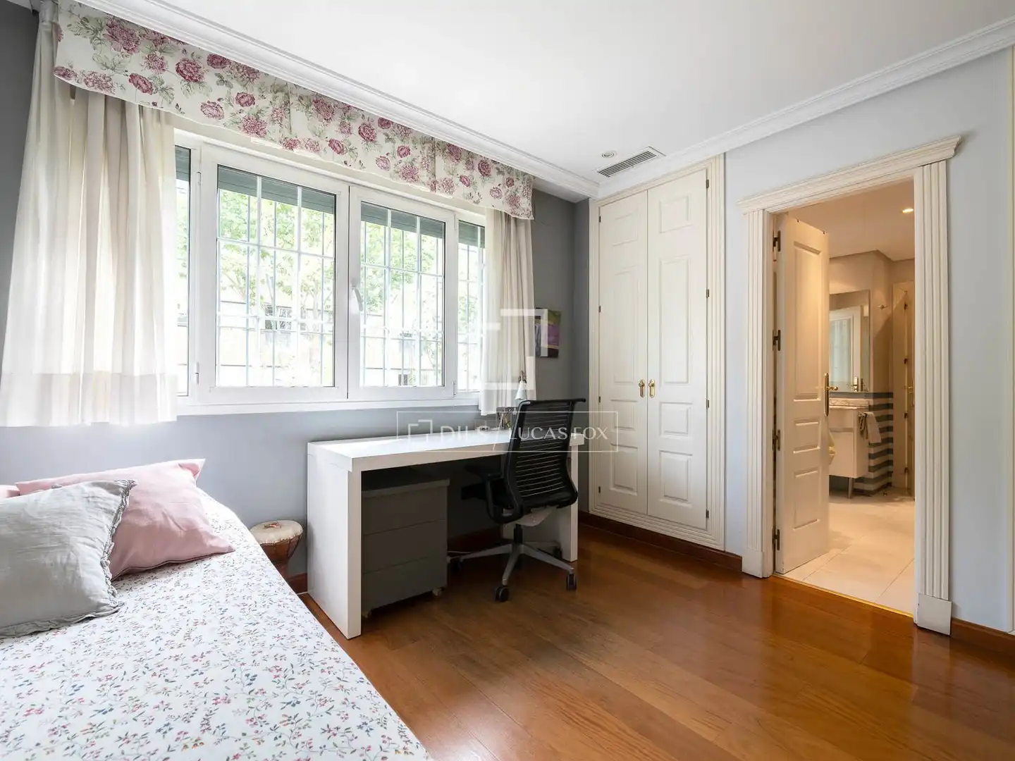 Habitación de Casa o chalet en venta en Madrid con Aire acondicionado, Calefacción y Jardín privado