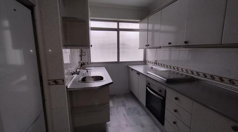 Foto 4 de Pis en venda a Calle Puerto de Piqueras, Juan XXIII - Rochelambert,  Sevilla Capital