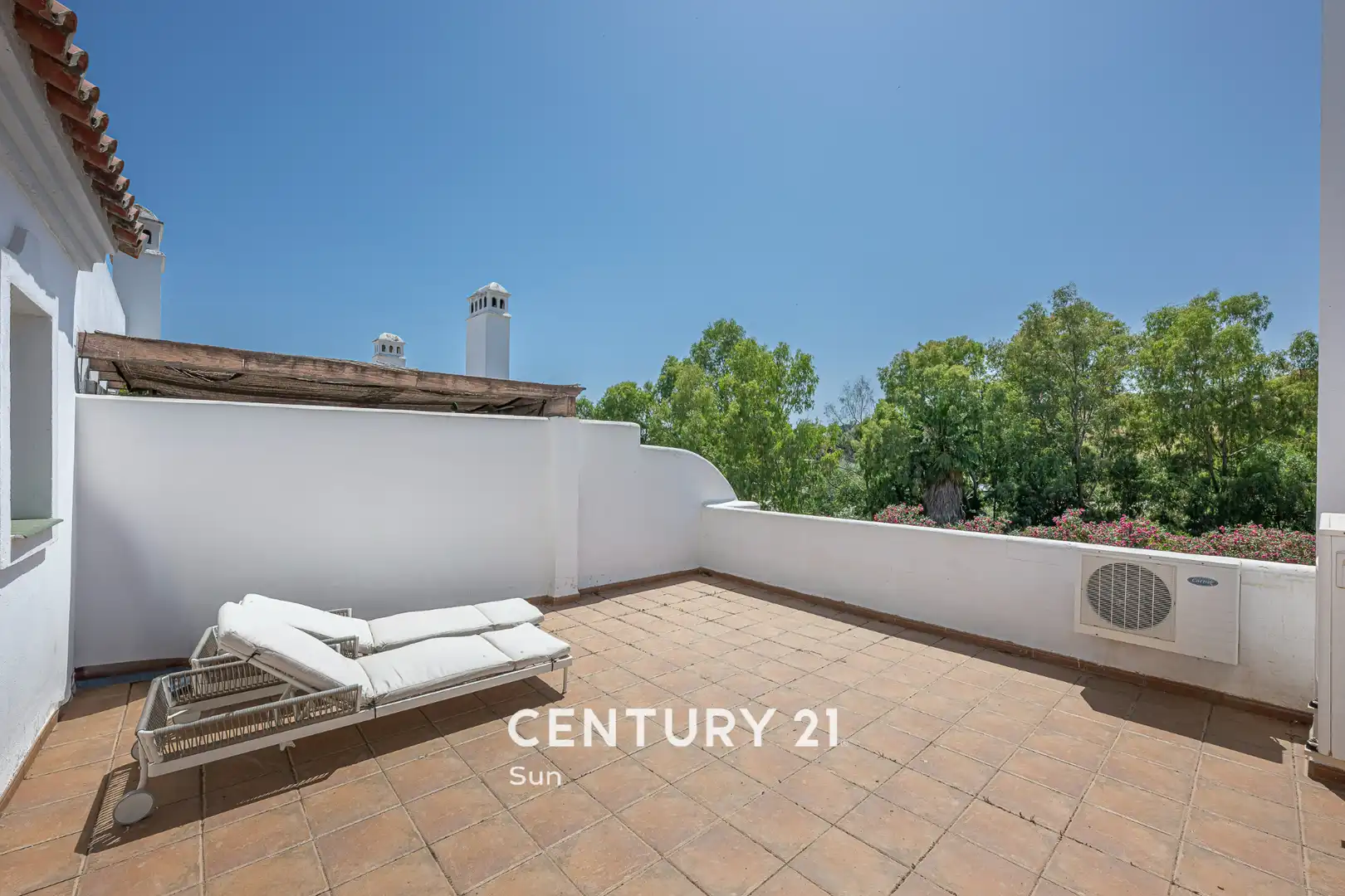 Terrassa de Casa adosada en venda en Marbella amb Aire condicionat, Calefacció i Jardí privat