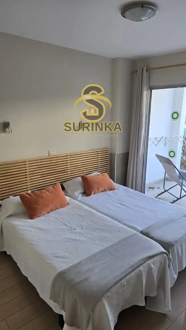 Habitación de Piso de alquiler en San Bartolomé de Tirajana con Terraza, Piscina y Amueblado