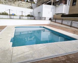Piscina de Pis en venda en  Granada Capital
